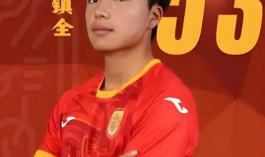 国足未来中场主力，可能会在以下4人中诞生