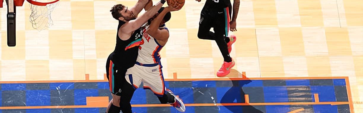 华体会体育-表现正在逐渐下滑，马刺替补中锋的这份长约可能会成为垃圾合同？